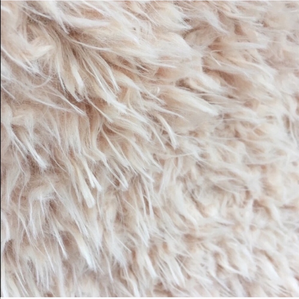 HP β€οΈblush faux fur jacket - Picture 4 of 6